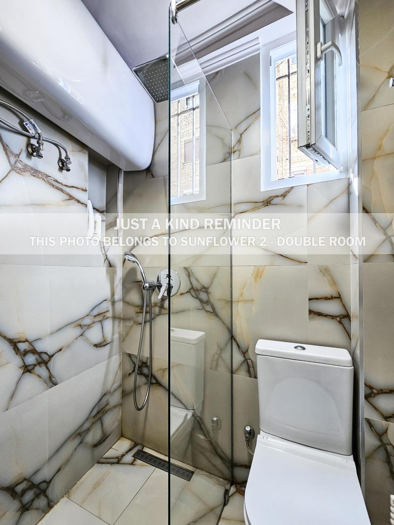 Sunflower Rooms 地拉那 外观 照片