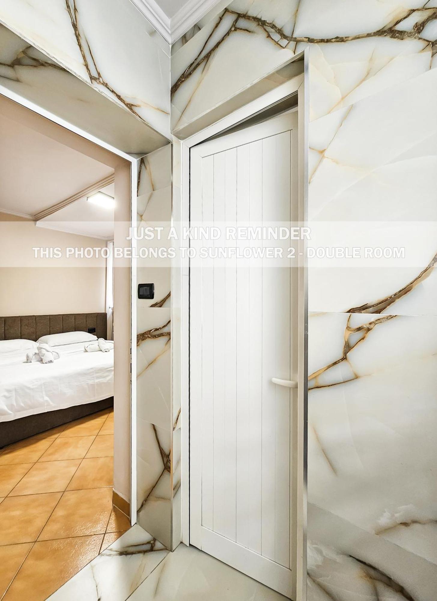Sunflower Rooms 地拉那 外观 照片
