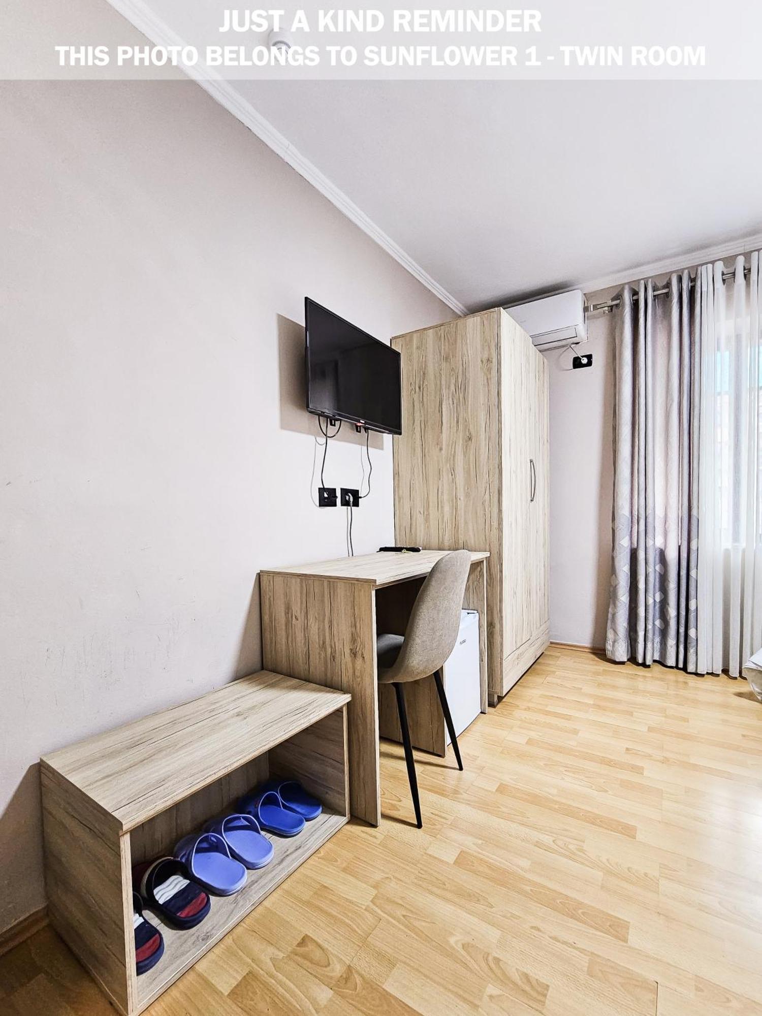 Sunflower Rooms 地拉那 外观 照片