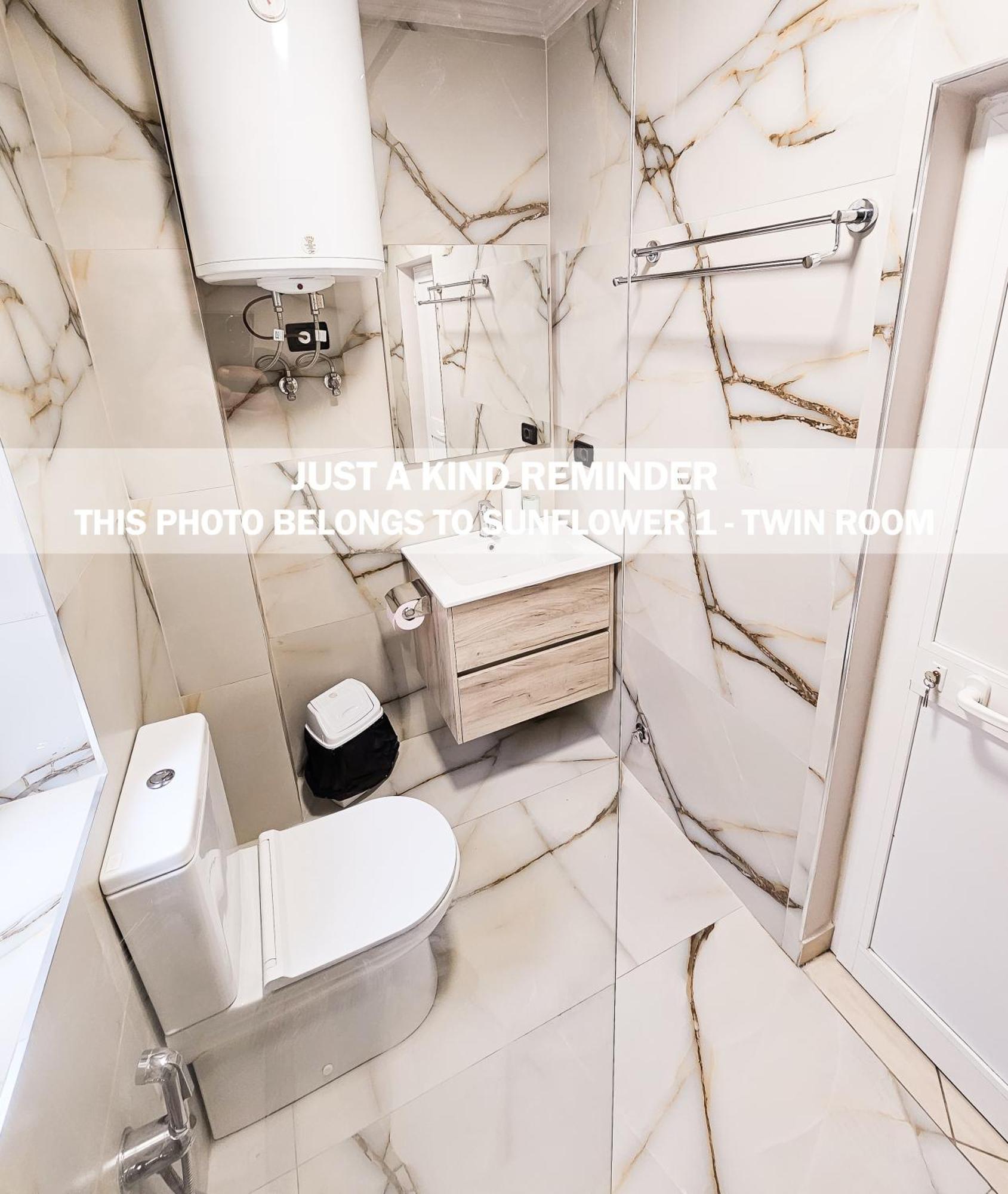 Sunflower Rooms 地拉那 外观 照片